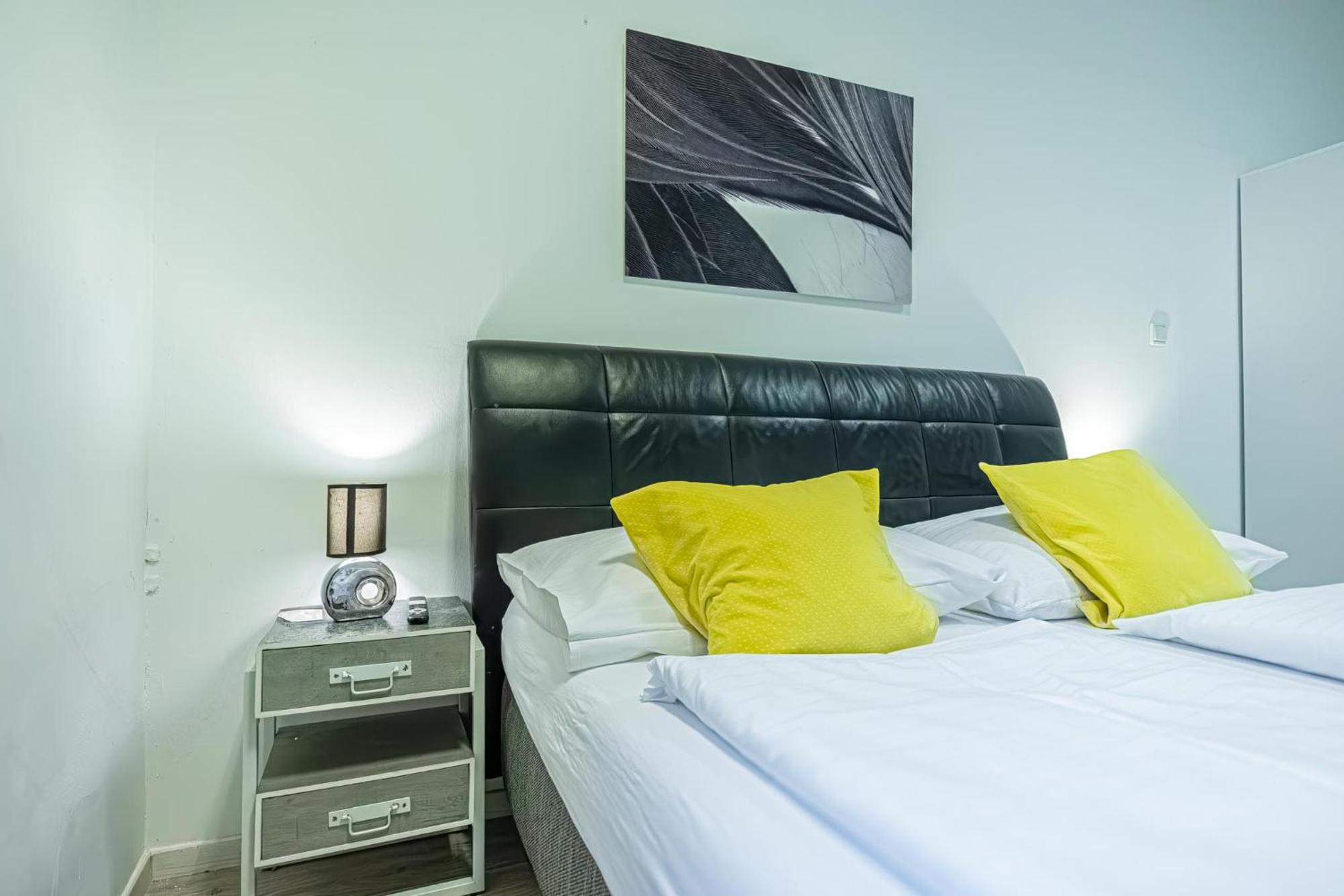 Modern Apartment Suitable For Longstays Wien Exteriör bild