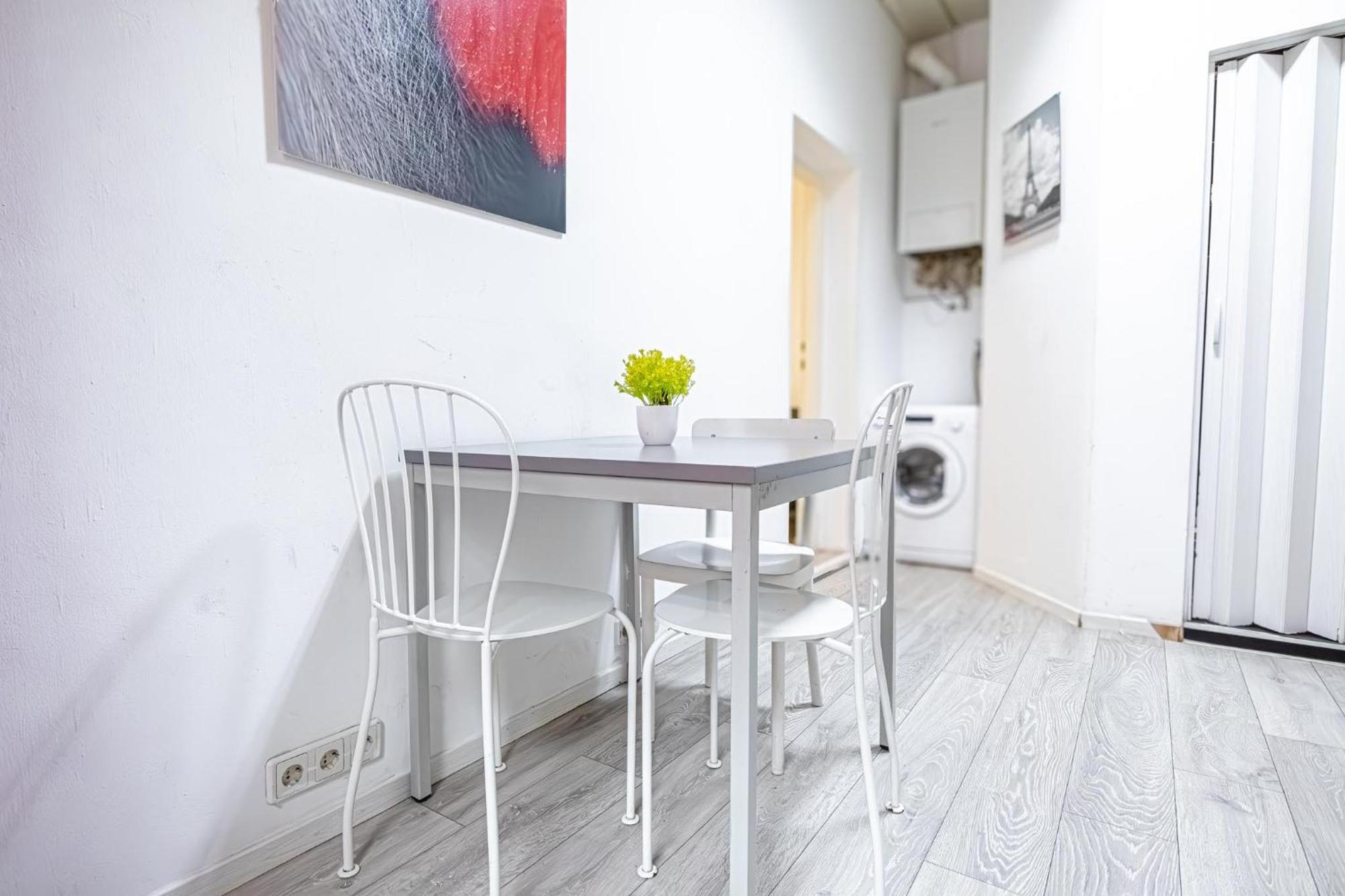 Modern Apartment Suitable For Longstays Wien Exteriör bild